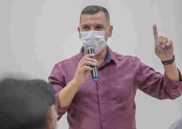 Ronaldo Flôres fala sobre propostas para a Educação para a Capital