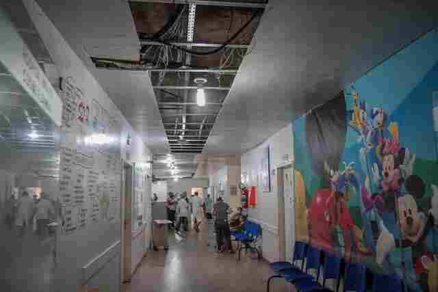 Cosme e Damião está em reforma, que deve ser concluída em 60 dias; atendimento está normal