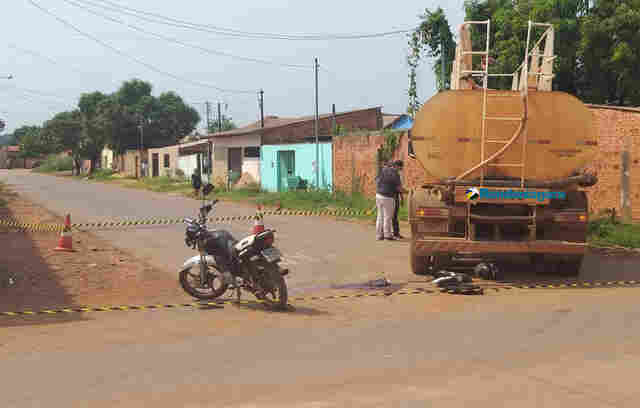 Em Porto Velho, motociclista também morre atropelado por caminhão