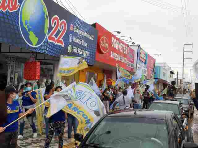 Lindomar Garçon e Milene Barreto do Republicanos fazem caminhada nas zonas Sul e Leste de Porto Velho