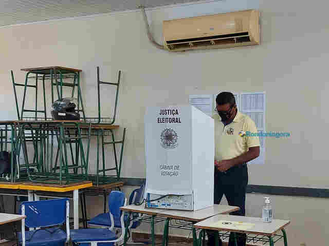 Pimenta de Rondônia é o primeiro candidato a prefeito a votar na Capital e diz ter certeza que vai ao 2º turno