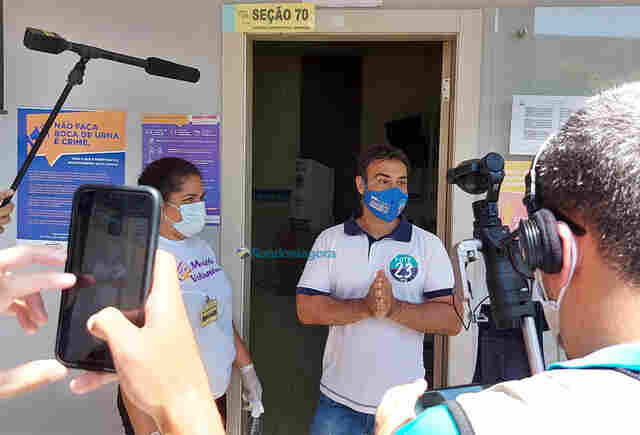 Vinicius Miguel vota e diz preferir não comentar sobre 2º turno