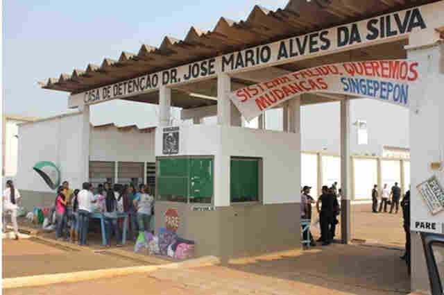 Policial penal é preso entregando celulares no Urso Branco