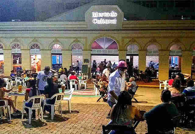 Governo libera música ao vivo e determina que municípios devem fiscalizar regras de distanciamento