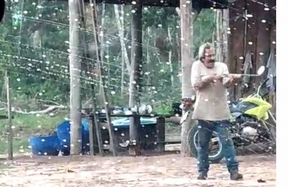 Vítima morreu: Homem é filmado atirando em ex-administrador de distrito em Pimenta Bueno;