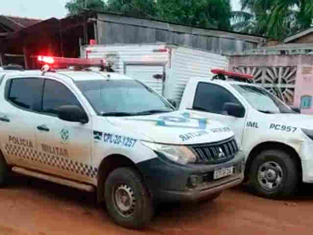 Homem é assassinado a facadas nas proximidades de casa