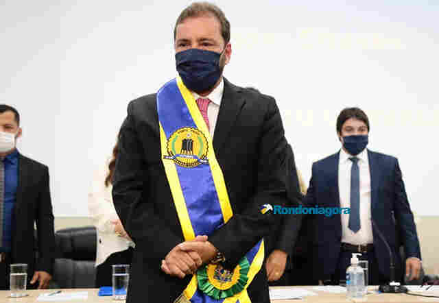 Em discurso de posse, Hildon destaca união com a Câmara e licitação do saneamento básico na Capital