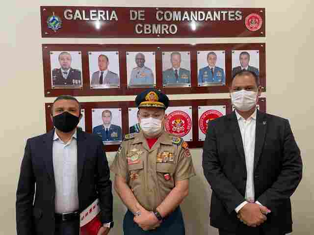 Deputado Alex Silva recebe reconhecimento do Corpo de Bombeiros de Rondônia