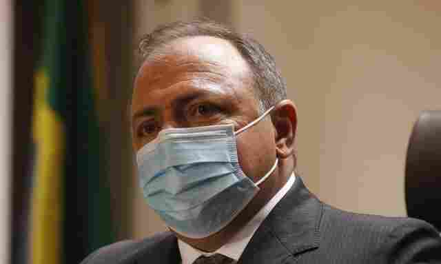 Vacinação começa ainda nesta segunda nos estados, diz ministro