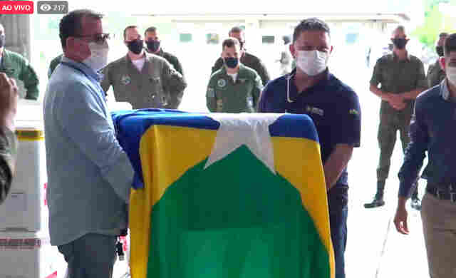 Ao vivo: Vacina chega e Governo imuniza primeiras pessoas em Rondônia