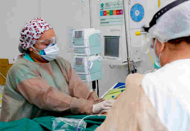 Publicada a Lei que cria nova indenização de até R$ 5 mil para médicos atuarem no combate à Covid-19