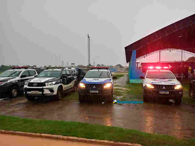 Operação conjunta da PM, PC, Gape e Bombeiros busca foragidos em Porto Velho e Candeias