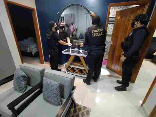 Operação da PF faz buscas e prisões de envolvidos em abastecer festas com drogas