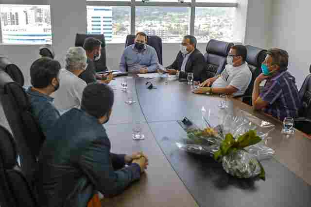 Presidente da Assembleia se reúne com empresários do transporte escolar, que enfrentam dificuldades