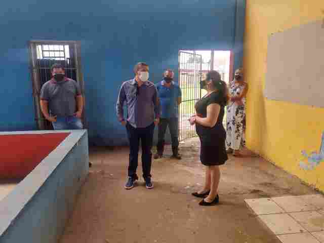 Educação: Deputado Alex Silva conhece dificuldades enfrentadas em escolas em Porto Velho