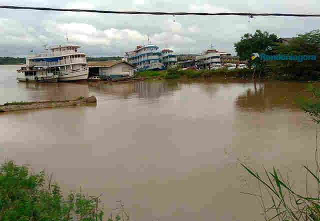 Rio Madeira atinge 15 metros em Porto Velho e Defesa Civil monitora famílias em áreas de risco