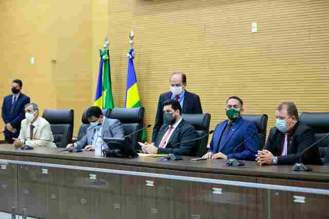 Deputados aprovam R$ 17,3 milhões para garantir auxílio de R$ 100 a 27 mil famílias rondonienses