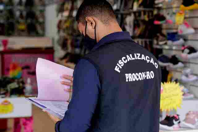 Procon notifica empresas que descumpriram decretos estaduais durante a pandemia