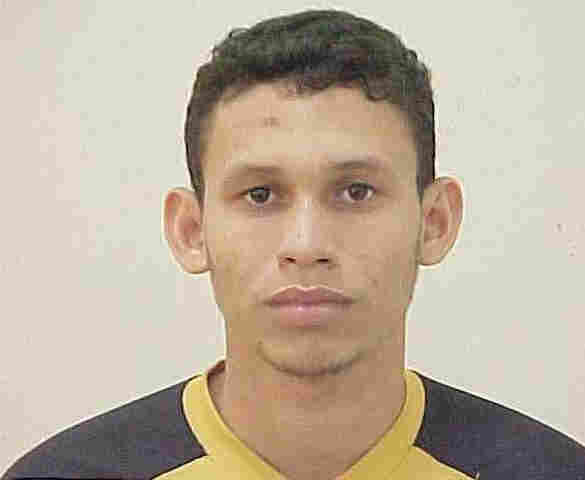 Homem é morto a tiros após perseguição