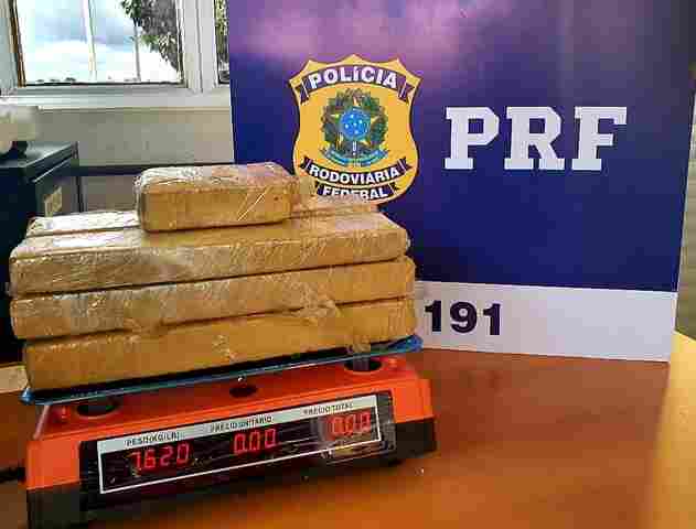 Adolescente de 14 anos é flagrada com 7 quilos de maconha pela PRF em Porto Velho