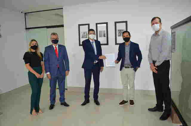 OAB e INSS firmam convênio que garante um servidor do órgão no Espaço Caaro