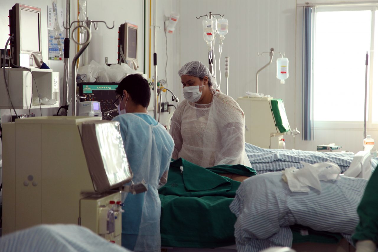 Fila por UTI tem 124 pacientes nesta terça-feira