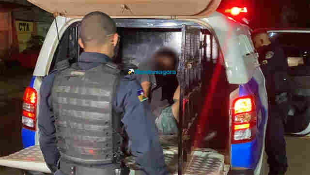 Homem é preso após ameaçar a mãe e tentar matar sargento; policiais atiraram várias vezes