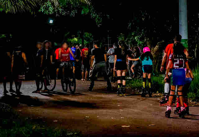 Operação encontra Skate Park lotado e flagra festas clandestinas e bares abertos em Porto Velho