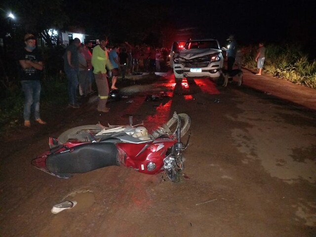 Jovem morre após colisão de moto com S-10