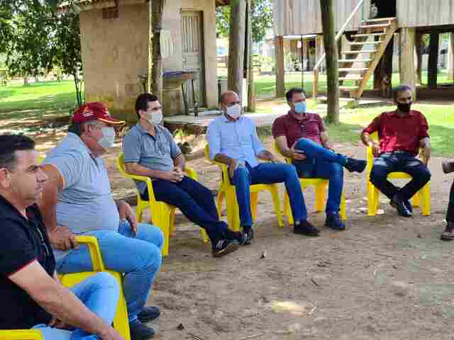 Deputado Ismael Crispin e Diretor do DER verificam situação do setor Primavera