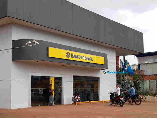 Bancos, lotéricas e comércio abrem só até quinta; veja o que funciona no feriado