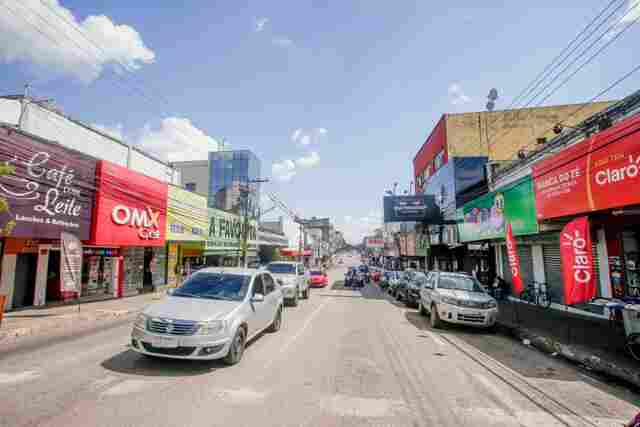 Juíza suspende decretos que permitem abertura de igrejas, restaurantes e comércio na Páscoa