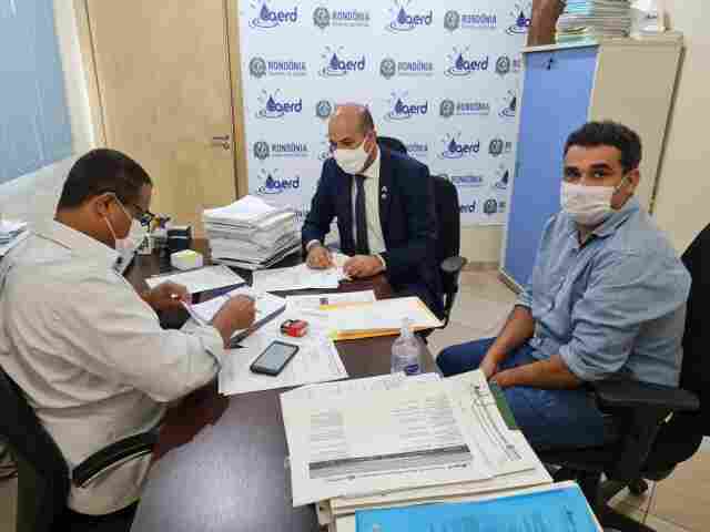 Ismael Crispin pede fornecimento de água para loteamento de Espigão D'Oeste