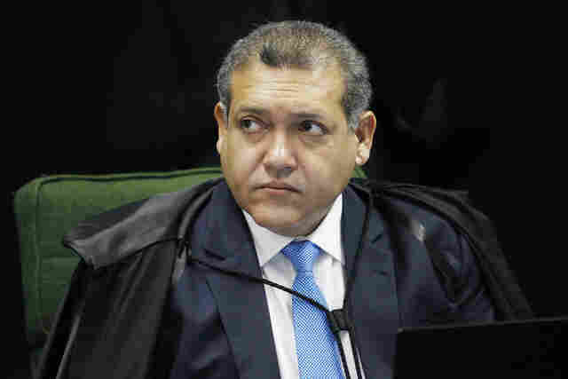 Ministro do STF libera cultos e missas, mas manda limitar acesso a 25% da capacidade do local