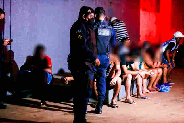 Fiscalização flagra 15 menores bebendo em bar da Zona Leste na noite de sábado