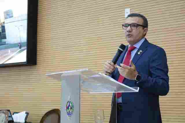 Deputado Alex Silva pede aplicação de multa aos agentes públicos que simularem aplicação de vacina