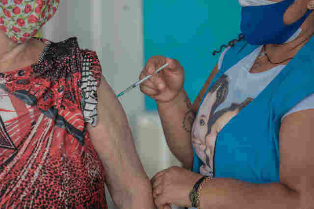 Porto Velho abre novamente agendamento para vacinação de idosos acima de 65 anos