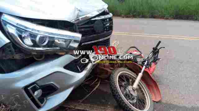 Motociclista morre após ser atropelado por caminhonete; motorista diz que não conseguiu frear