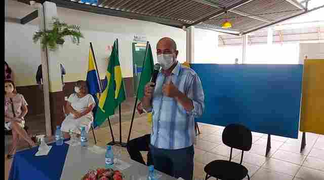 Em Rolim de Moura, Ismael Crispin entrega reforma da escola, viabilizada com emenda parlamentar de sua autoria