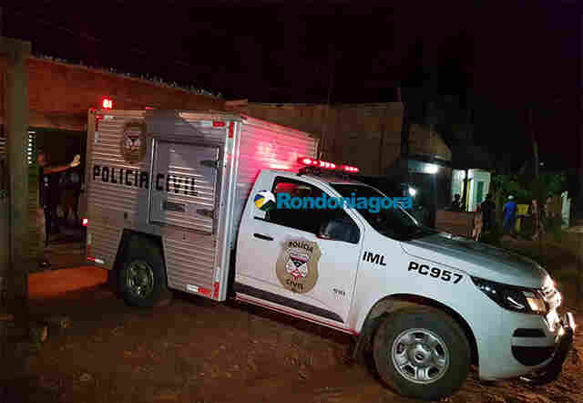 Travesti morre durante aplicação de gel em casa