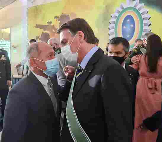 Coronel Chrisóstomo, vice-líder do Governo Bolsonaro, foi convidado pelo presidente para cerimônia de troca de comando do Exército