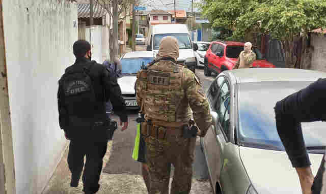 Vídeo: PF cumpre 11 mandados de prisão em operação contra organização criminosa sediada em Ariquemes