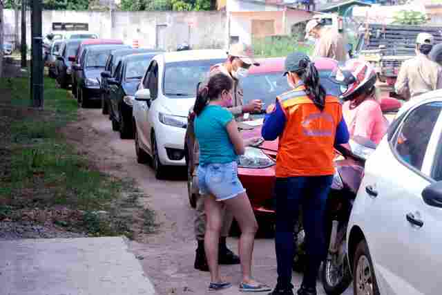 Durante drive-thru, 64 novos casos de Coronavírus são detectados na Capital