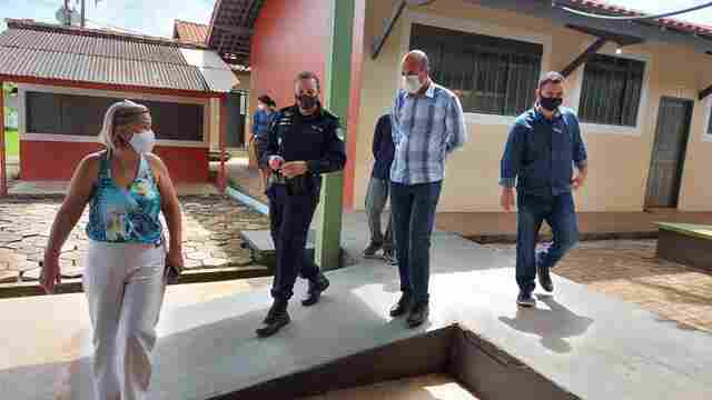 Ismael Crispin pede manutenção preventiva e reforma estrutural de três escolas em Rolim de Moura