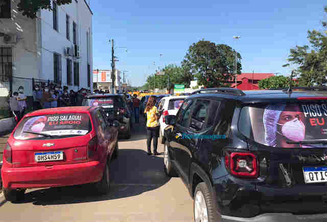 Profissionais da enfermagem protestam por aprovação de piso nacional e PCCR