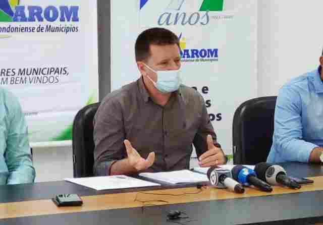 Arom comemora publicação de Lei que autoriza contratação de médicos formados no exterior sem Revalida