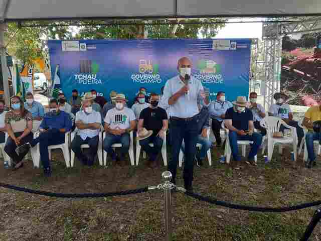 Ismael Crispin assina termo de parceria para revitalização de praça em Pimenta Bueno e prestigia lançamento de projetos do Governo de Rondônia