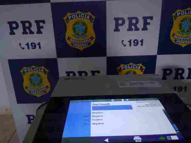 PRF prende caminhoneiro que dirigia sob efeito de cocaína
