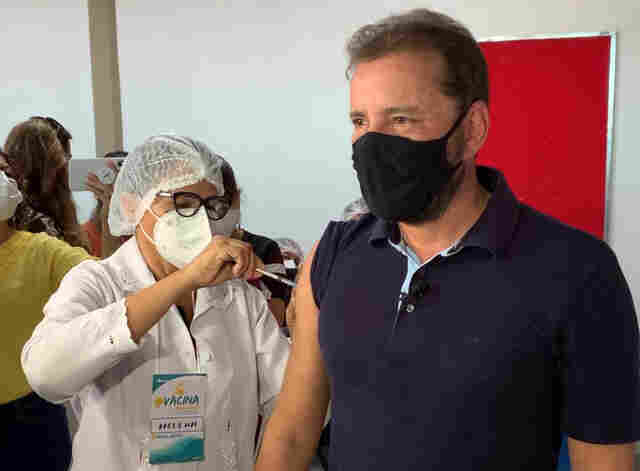 Prefeito de Porto Velho é vacinado contra a Covid-19