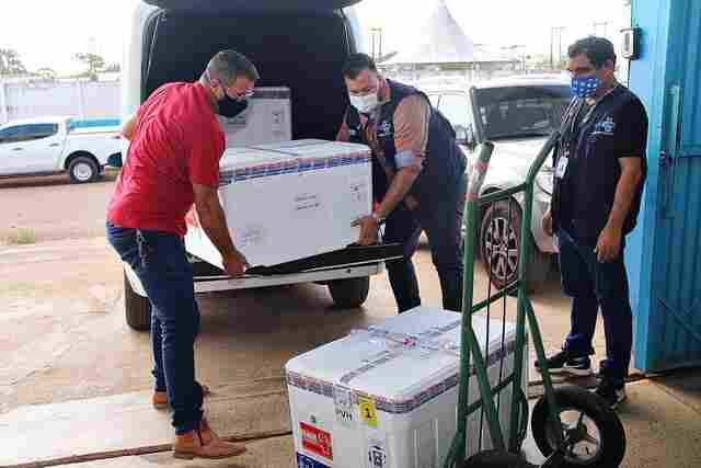 Rondônia recebe novas remessas de vacinas para ampliar grupos prioritários